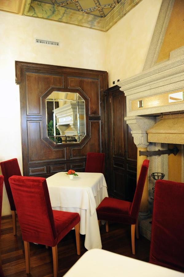 Hotel Dimora del Barone Romagnano Sesia Exterior foto
